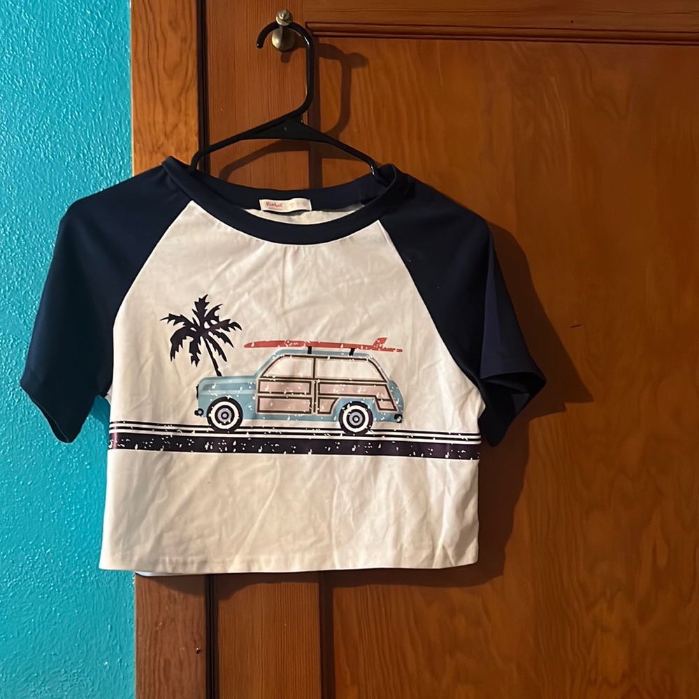 Cropped tee
